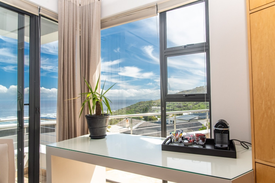 To Let 4 Bedroom Property for Rent in Camps Bay Western Cape